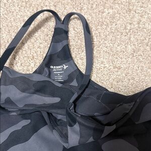Old Navy Black & Gray Camo Sports Bra